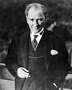 Mustafa Kemal Atatürk---ün Hayatı Özet